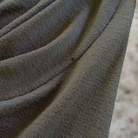 Wilfred Free green Subah T-shirt front-knot short sleeve crop tee - Picture 13 of 14